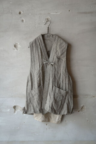 PROJECTbyH. / “CHIA”  TWISTED SEAM VEST(sold)