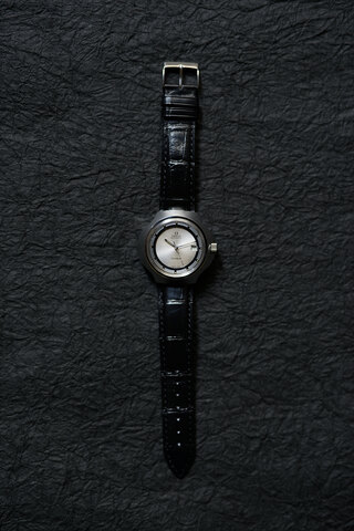 OMEGA / Genève “Stingray”