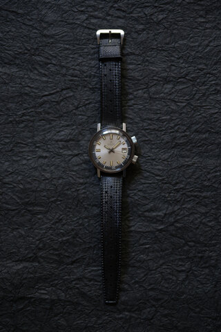 HAMILTON / Aqua-Date 600