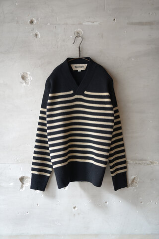 Slopeslow / V-NECK SWEATER (sold)