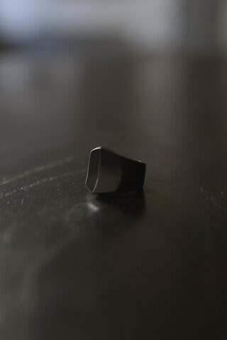 AVM DESIGN ROOM / BLACK