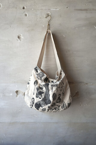 written by / PUFFY POSTMAN BAG PRINT