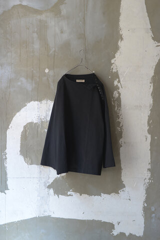 written by / SHOULDER TEN BUTTON SHIRT