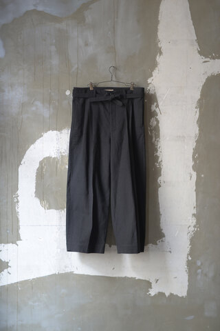 written by / SLACKS PANTS 