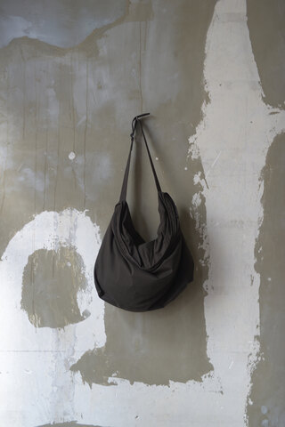 OMAR AFRIDI / DUYSEN BAG